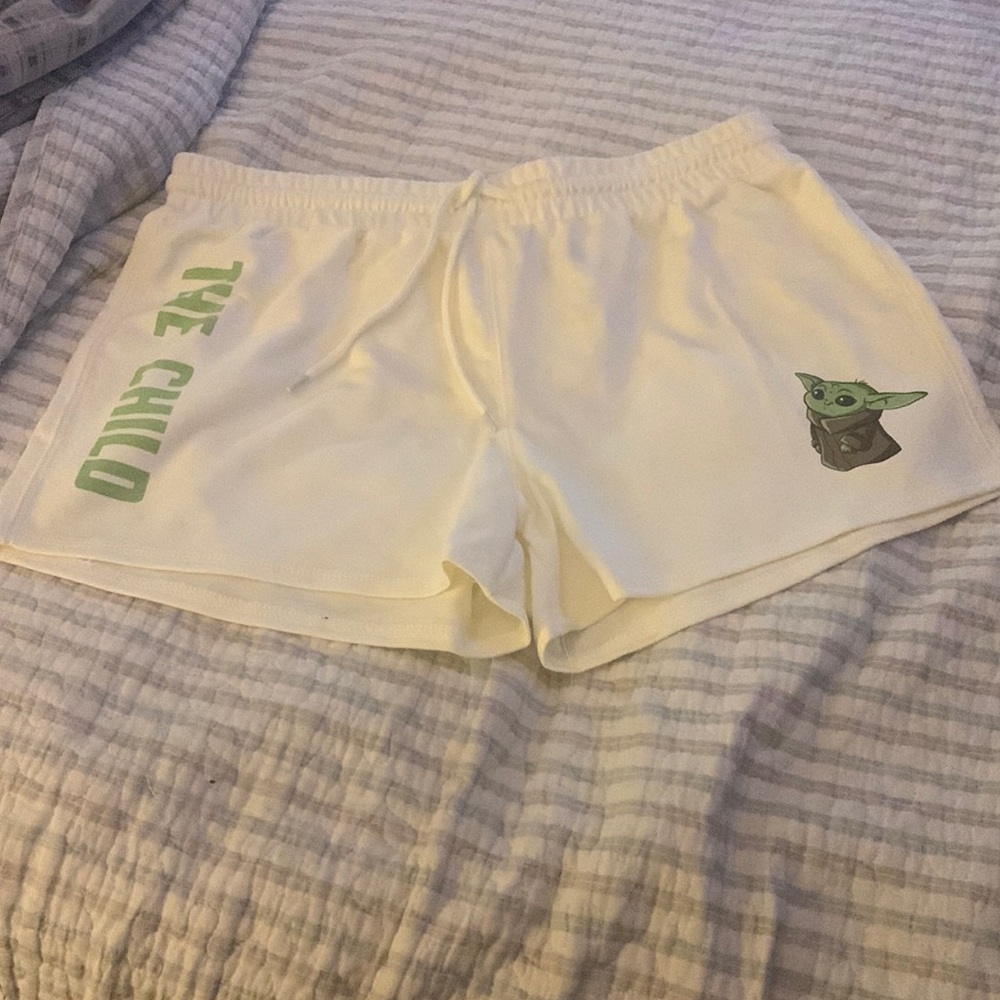 Disney Star Wars The Child Shorts Juniors Size Large